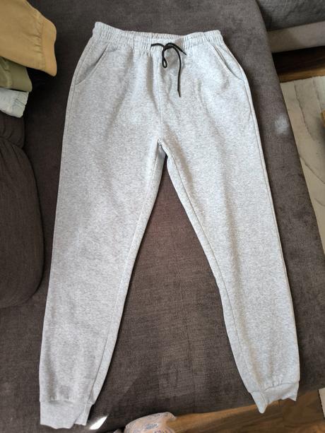 Teplé tepláky, 164