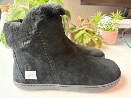 Shapen barefoot členkové čižmy fluffy black, 38