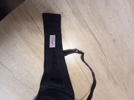 Čierna podprsenka, triumph,90c
