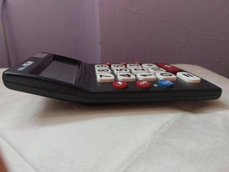 Kalkulačka- väčšia,