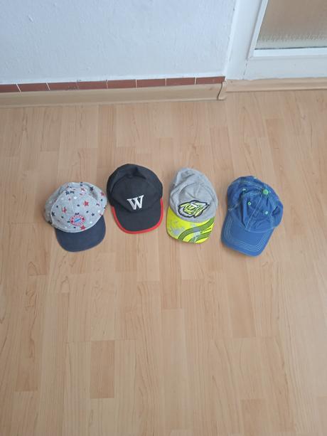 Chlapčenské šiltovky, 