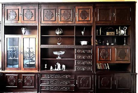 Obývačková vyrezávaná zostava, 