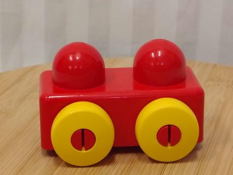 Vintage lego primo podvozok auto 1996-1999 k 31008,