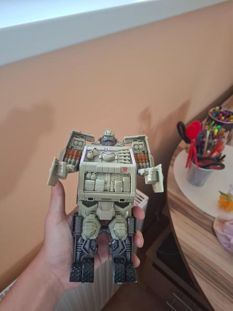 Transformers autobot hound, 