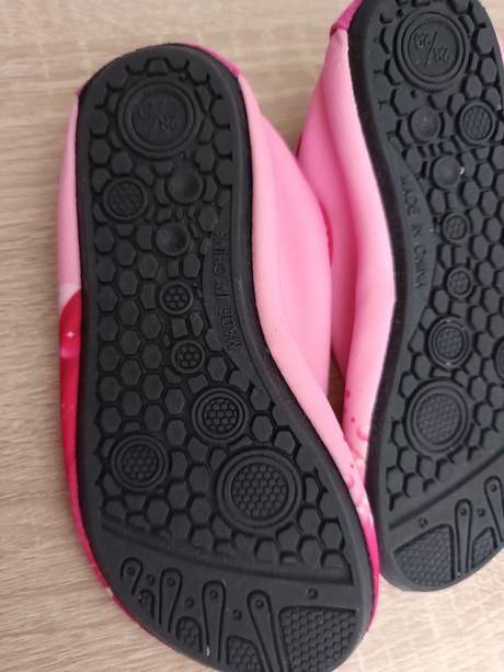 Topánky do vody, 28