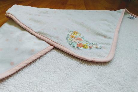 Ruzova biela vtacikova deka carters, 