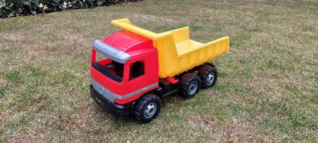 Nákladné auto lena,