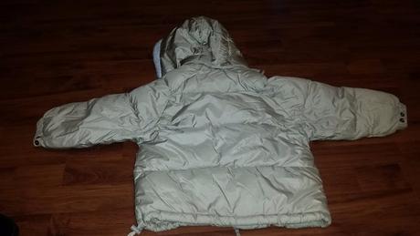 Hrubý kabát, čiapka, šál, 98