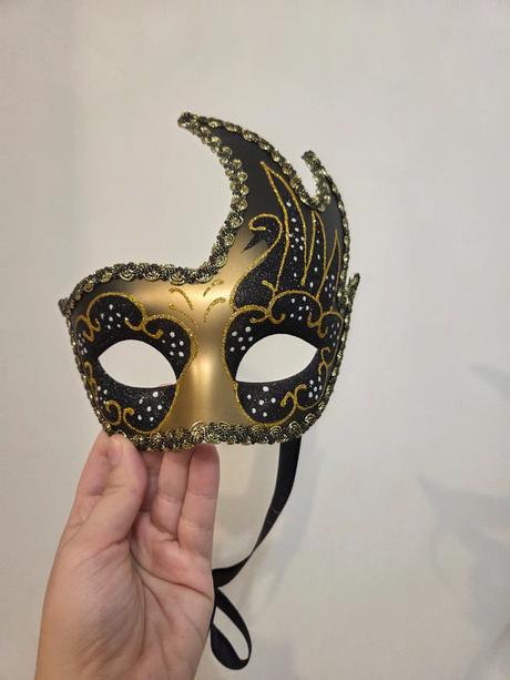 Masky škrabošky karneval, 