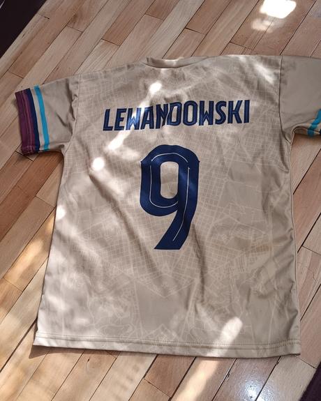Futbalový dres lewandowski, 146