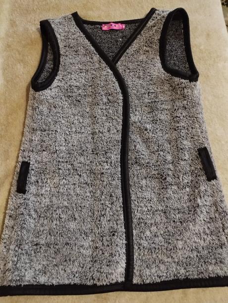 Teplá vesta 152, 152