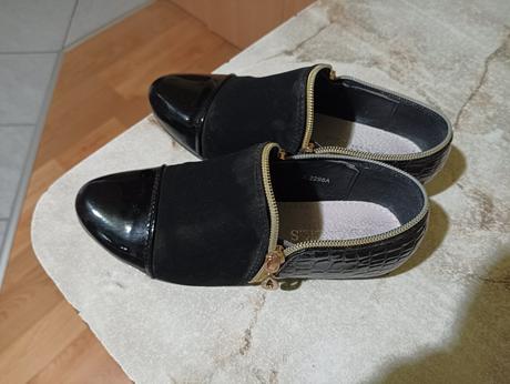 Topánočky lakované, 32