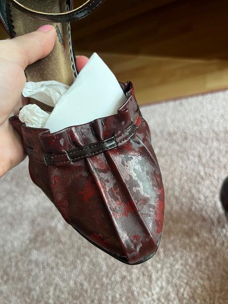 Topánočky na opätku, 35