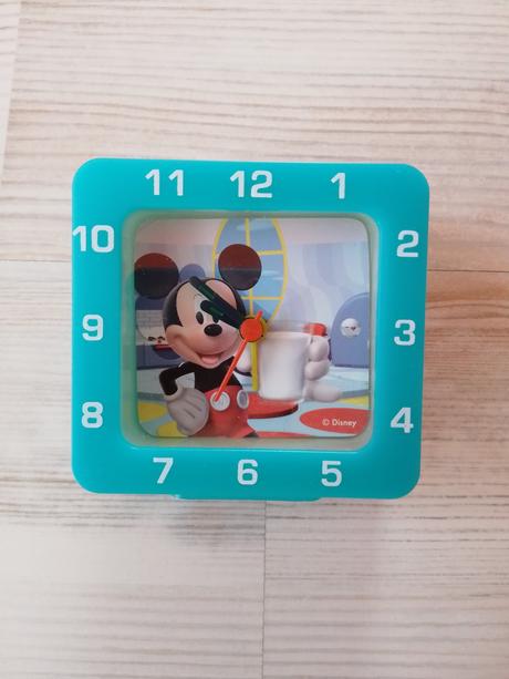 Nástenné hodiny + budík, 