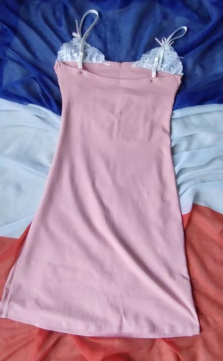 Romantické šaty, 38