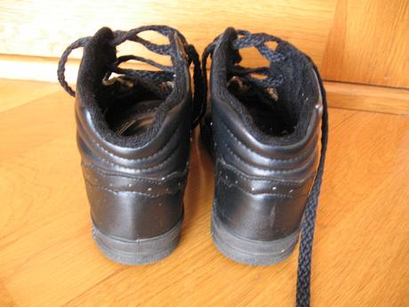 Kotnikové tenisky, 27