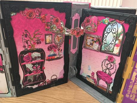 Kniha pre bábiky dcér after high, 