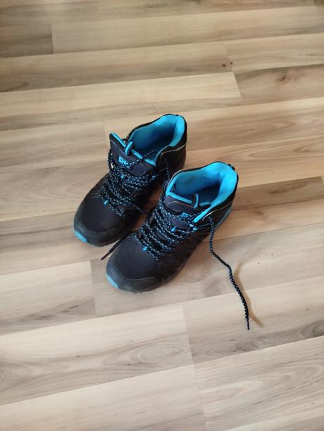 Topánky na turistiku, 38