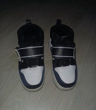 Tenisky s kolieskami, 36
