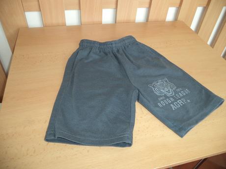 104 kraťasy sivé s tigrom, japitex,104