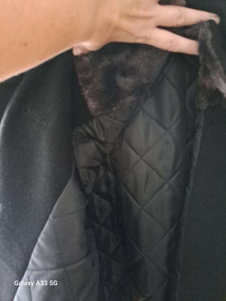 Čierny kabát č.44 s kapucňou, 44