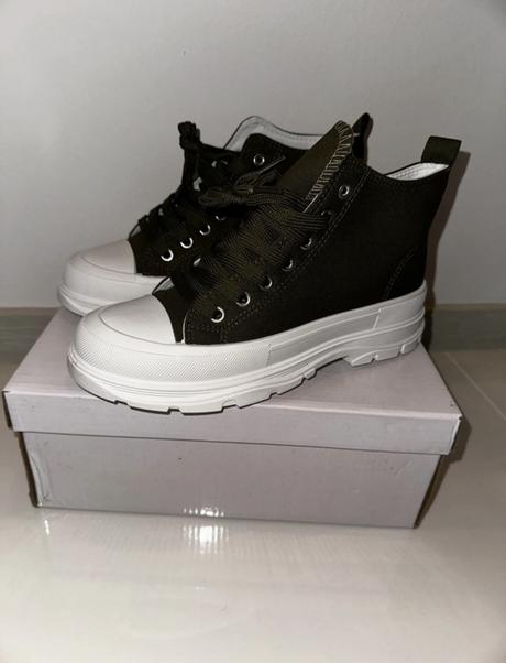 Tmavozelene tenisky, 38