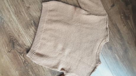 Sveter, reserved,140