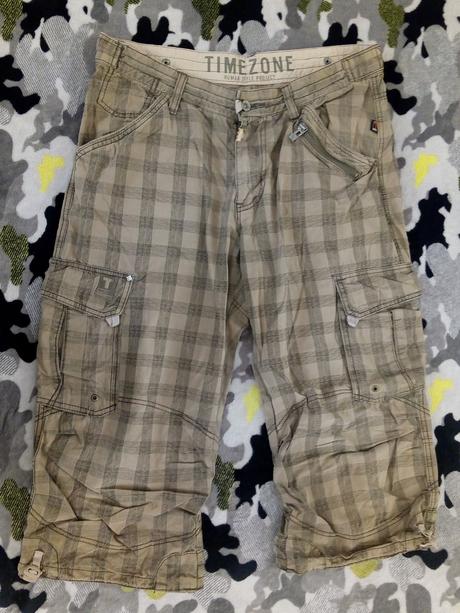 Trištvrťové nohavice, 32