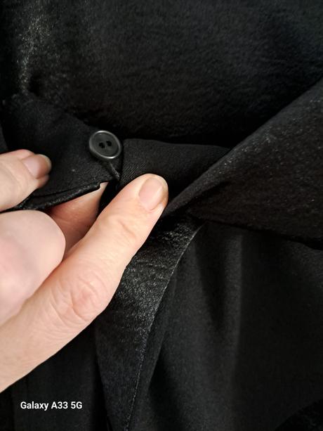 Čierna blúzka so saténom č.cca xl/xxl, xl