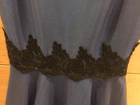 Spolocenske saty, 38