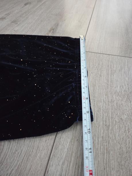 Zamatové nohavice, 128