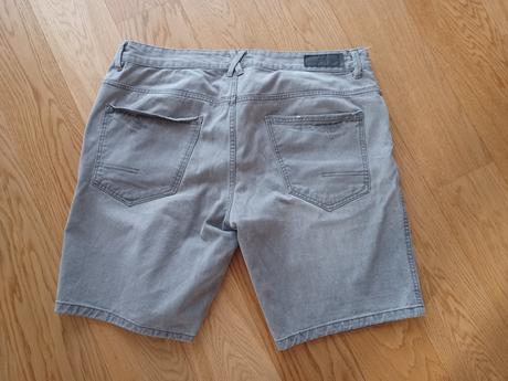 Kraťasy, reserved,38