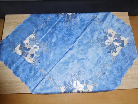 Obrus vianočný saténový-87 x 87cm,, 