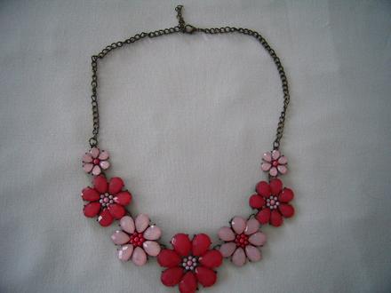Červeno-ružový náhrdelník,