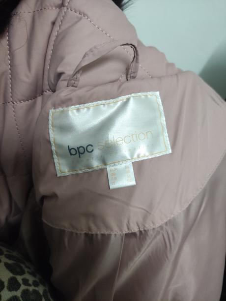 Nádherná bunda, golier pravý myval, 54