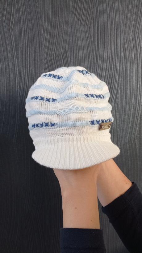 Pletená čiapka so šiltom, 38