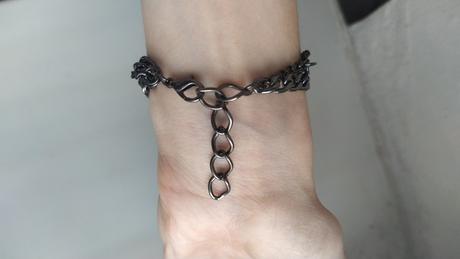 Náramok s kameňom,