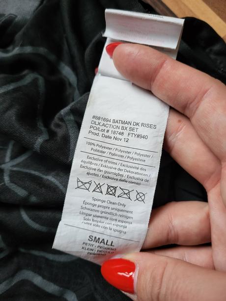 Karnevalový overal batman na 5-6 rokov,