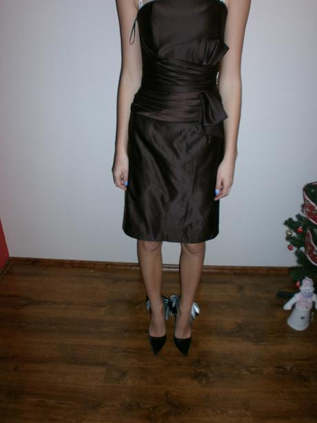 Tmavo fialovo hnede saty, s