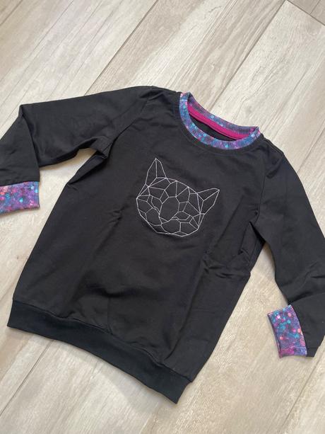 Mikina s mačičkou, 116