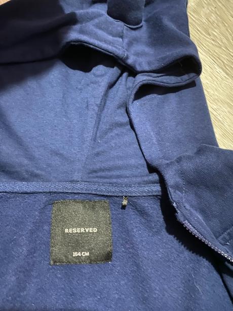 Tmavomodrý sveter, reserved,164