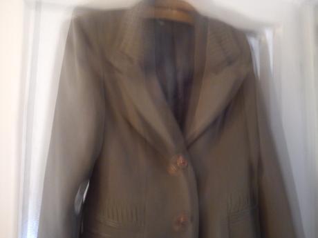 Nádherný trojdielny kostýmček, 38