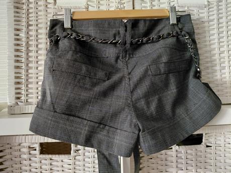 Kratasy   zn.stradivarius  vel. 34, stradivarius,34