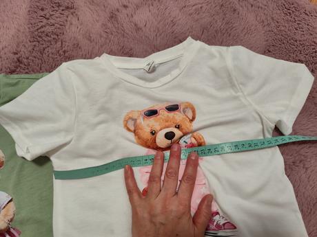 Medvedikove letné tričká, 122
