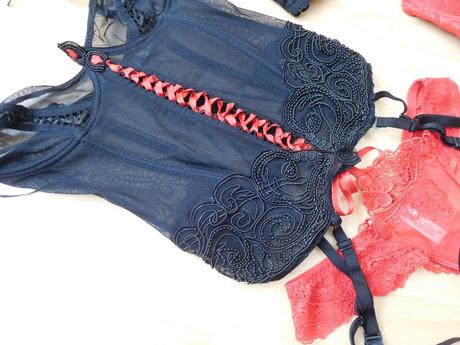 Čipkované spodné prádlo, s