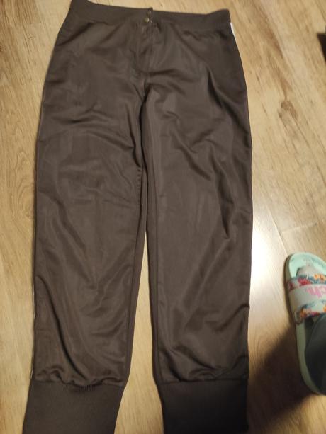 Nohavice športové, 42