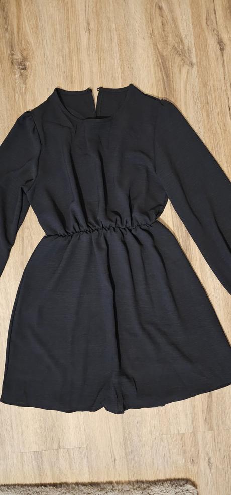 Čierne šaty, s