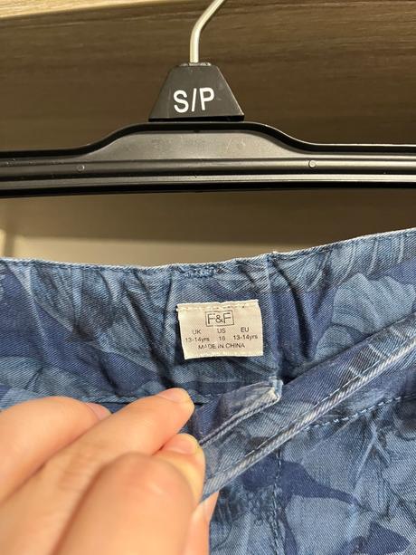 Bermudy, f&f,164