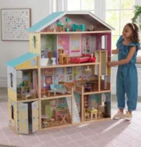 Predám krásny veľký drevenny domcek,