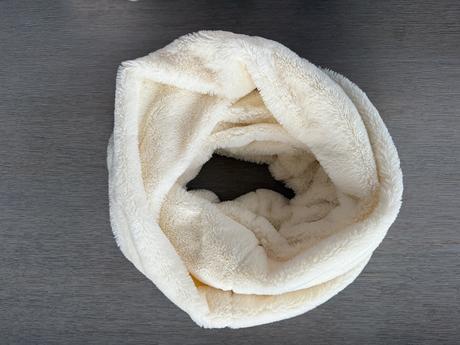 Dámsky kožušinový nákrčník bershka, bershka